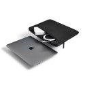 Incase Compact Sleeve in Flight Nylon - Pokrowiec MacBook Pro 15"/16" (czarny)